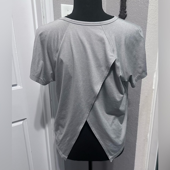 Athleta Textured Camo Capri and Workout Shirt - Picture 9 of 11